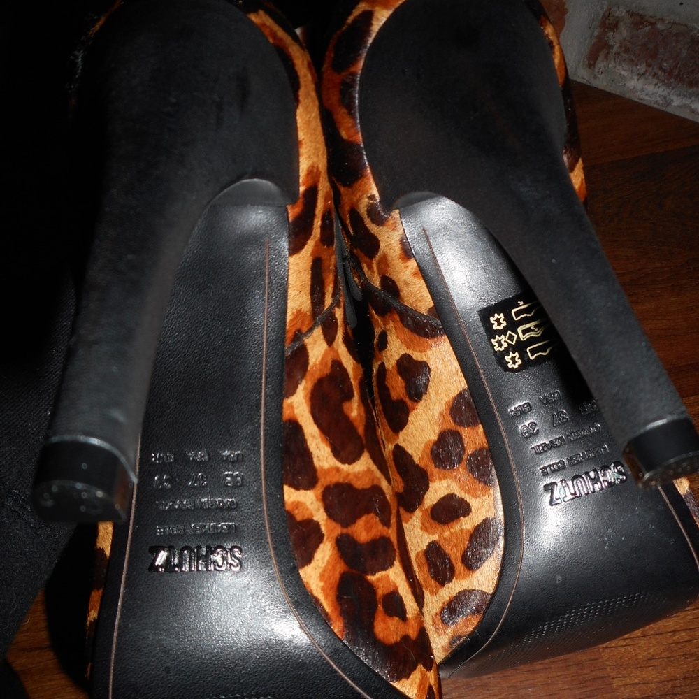 NIB Schutz Leopard peep toe heeled booties, size 8 - Picture 7 of 8
